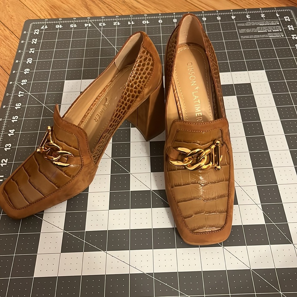 Gibson Latimer Tan Heels